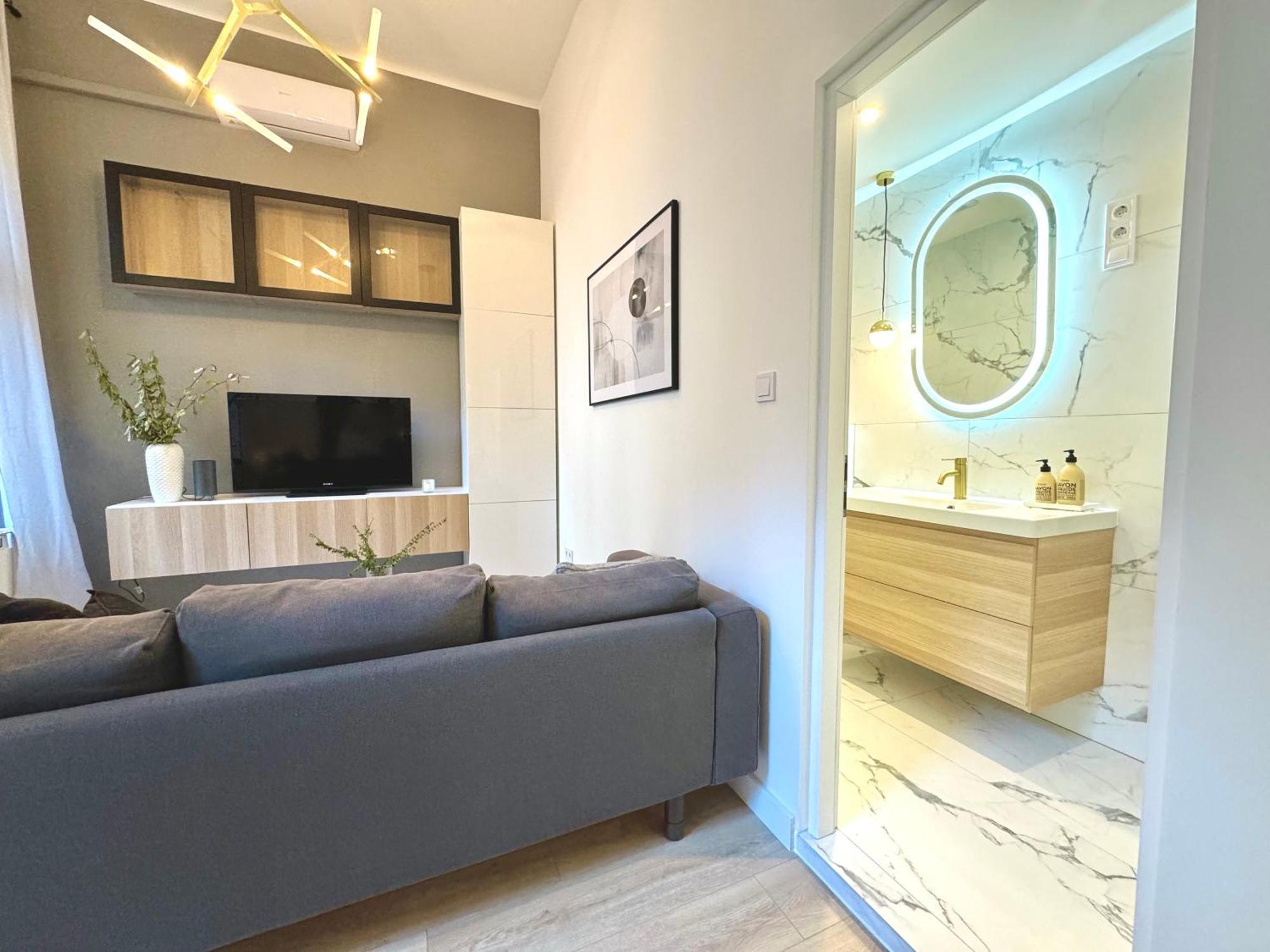 Apartment Buda Retreat - Modern 2br Budapest